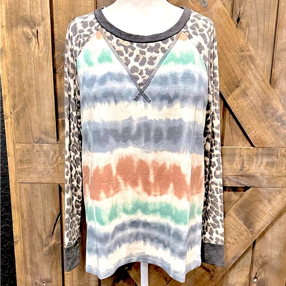 NWOT Vanilla Bay Long Sleeve Tie Dye & Leopard Top - Picture 3 of 16